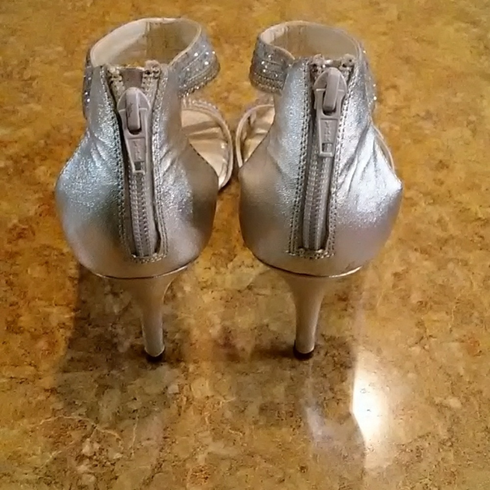 Women's Silver Rhinestone Sandals - Picture 4 of 8